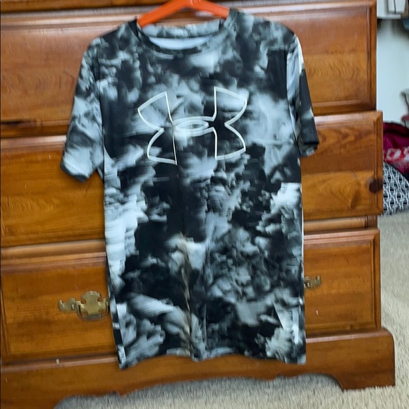Under Armour Other - EUC Boys size Medium Under Armour athletic shirt